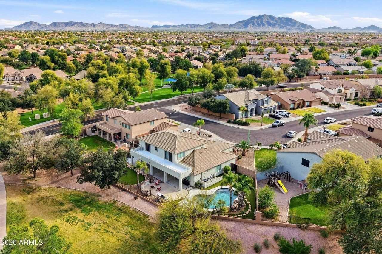 3834 E Diamond Rd - Photo 7 of 26