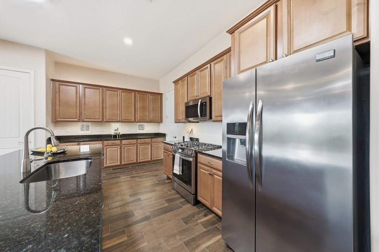 4897 N 207th Ln - Photo 6 of 38