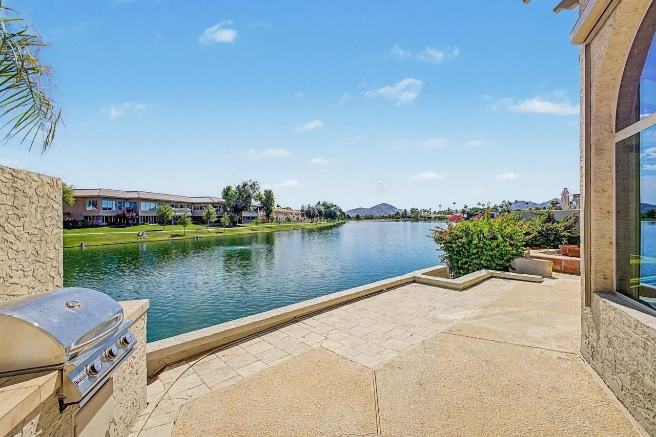 8407 E Del Camino Dr - Photo 4 of 34