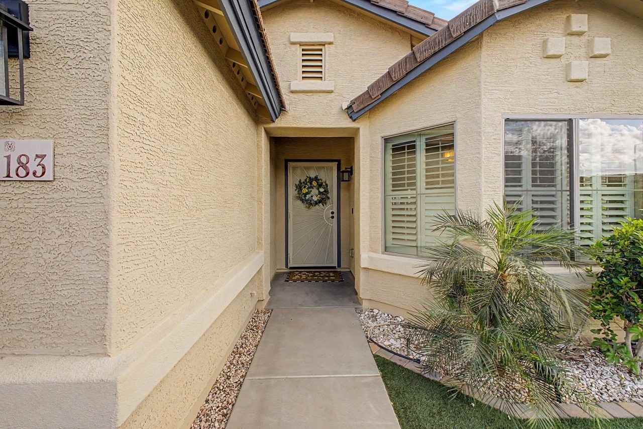 18183 W Desert Ln - Photo 2 of 20