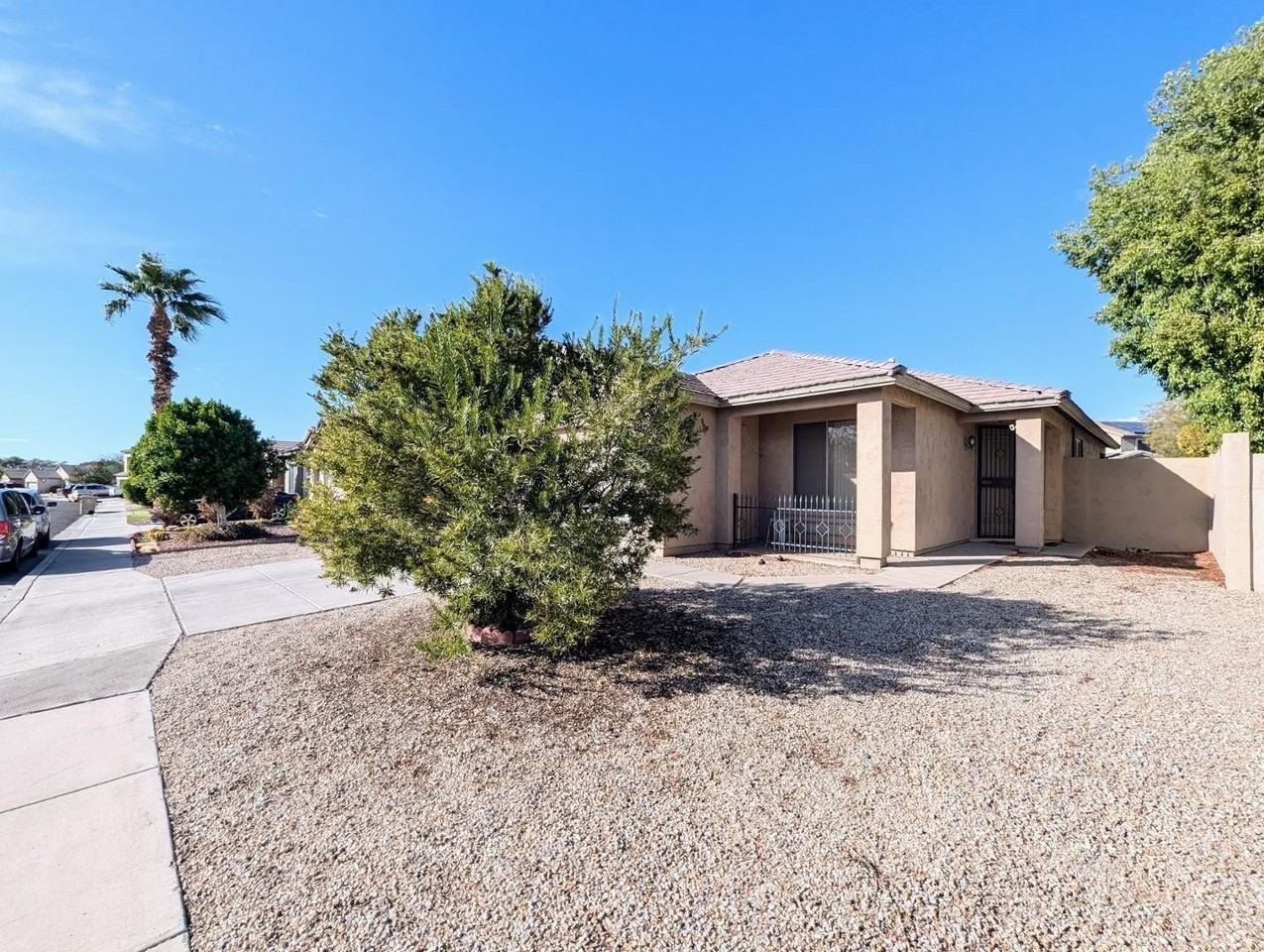 5770 W Golden Ln - Photo 2 of 50