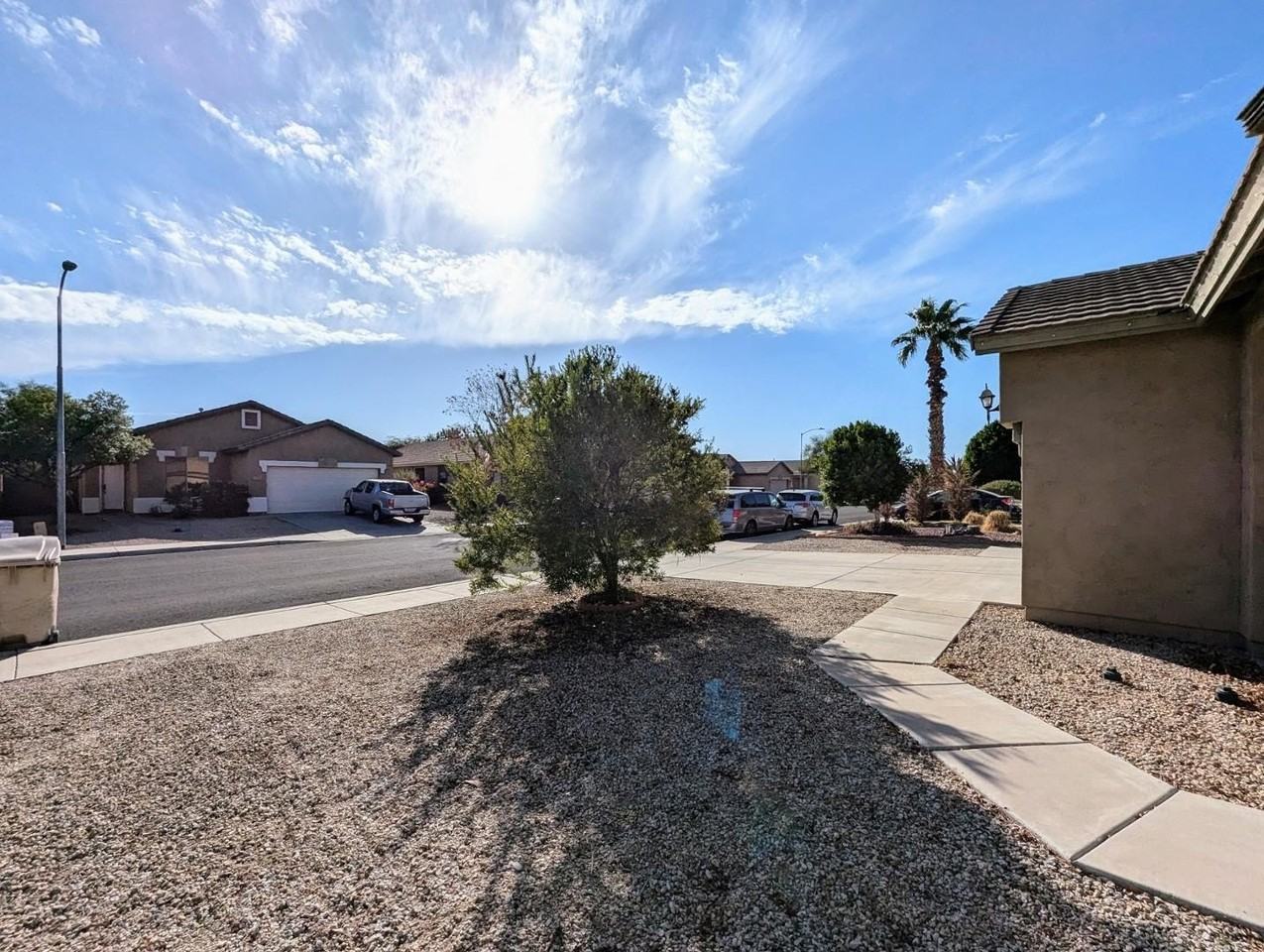 5770 W Golden Ln - Photo 7 of 50