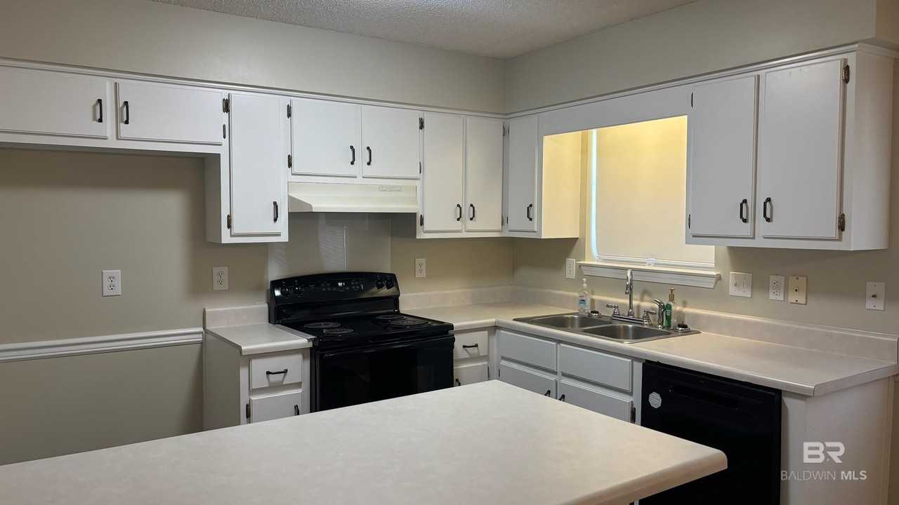 18950 Dalewood Cir - Photo 3 of 18