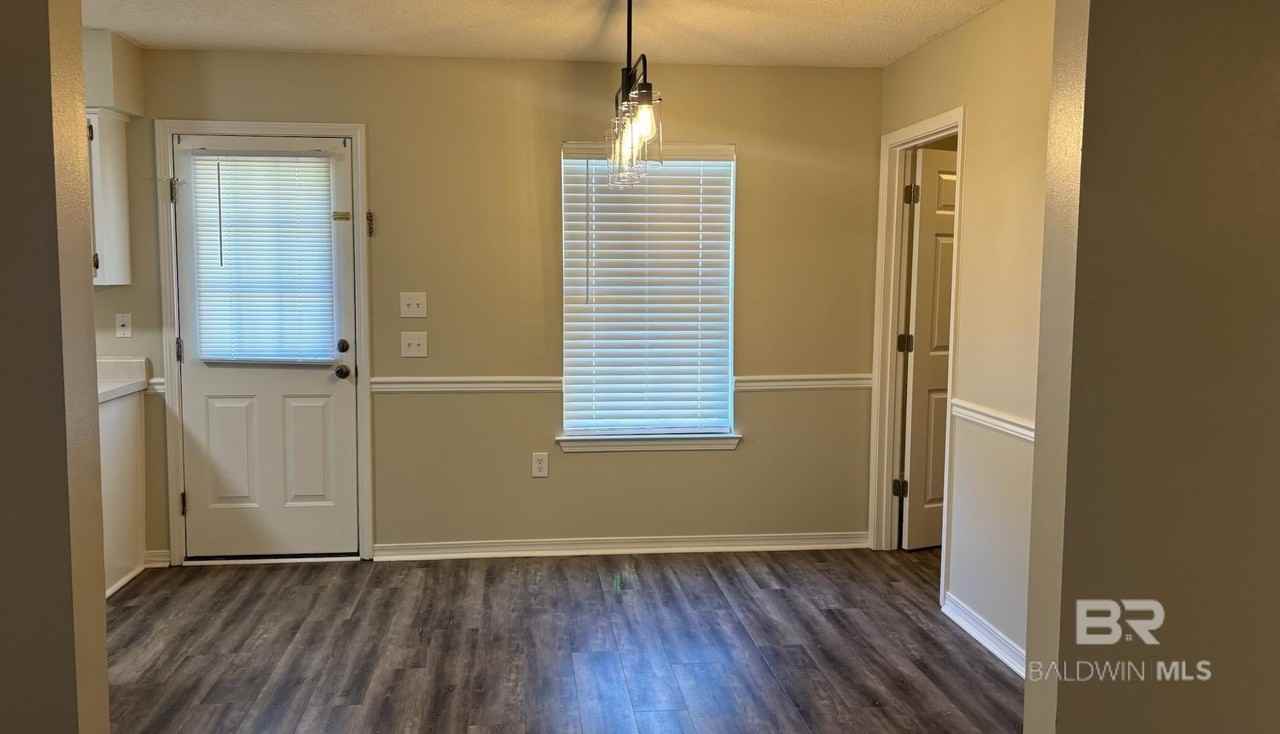 18950 Dalewood Cir - Photo 4 of 18