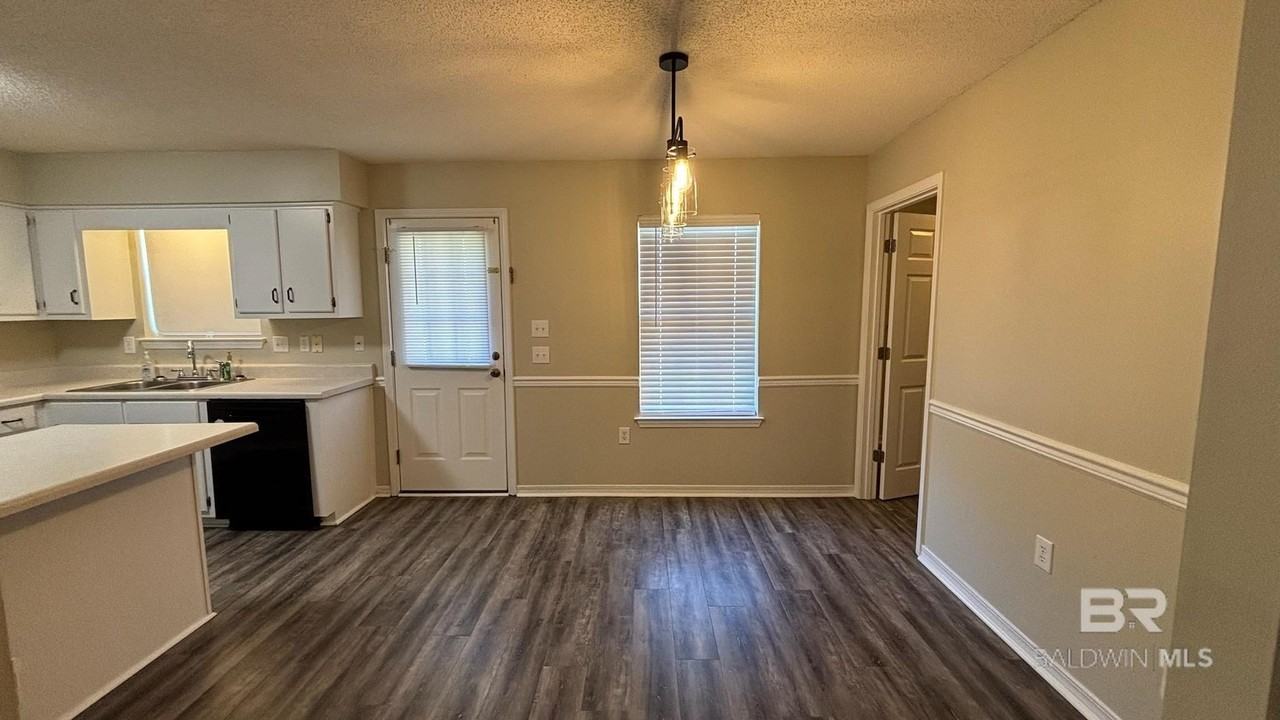 18950 Dalewood Cir - Photo 5 of 18