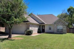 1002 Bayou Woods Dr - Photo 1 of 1