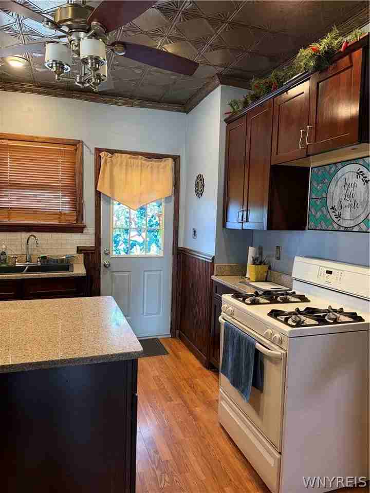 1616 Walnut Ave - Photo 6 of 17