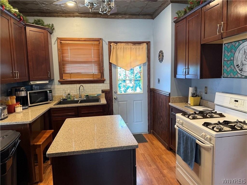 1616 Walnut Ave - Photo 7 of 17