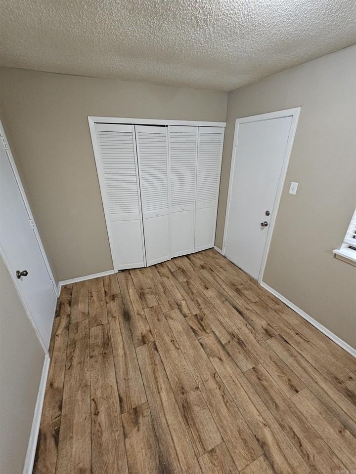 713 King Pl - Photo 7 of 19