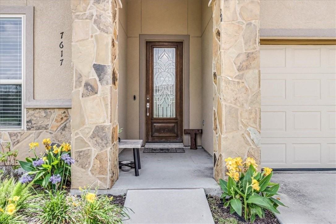 7617 Diamond Dr - Photo 2 of 40