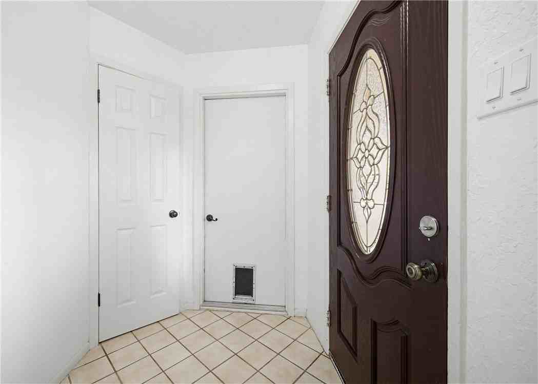 6725 Meadowbreeze Pkwy - Photo 3 of 14