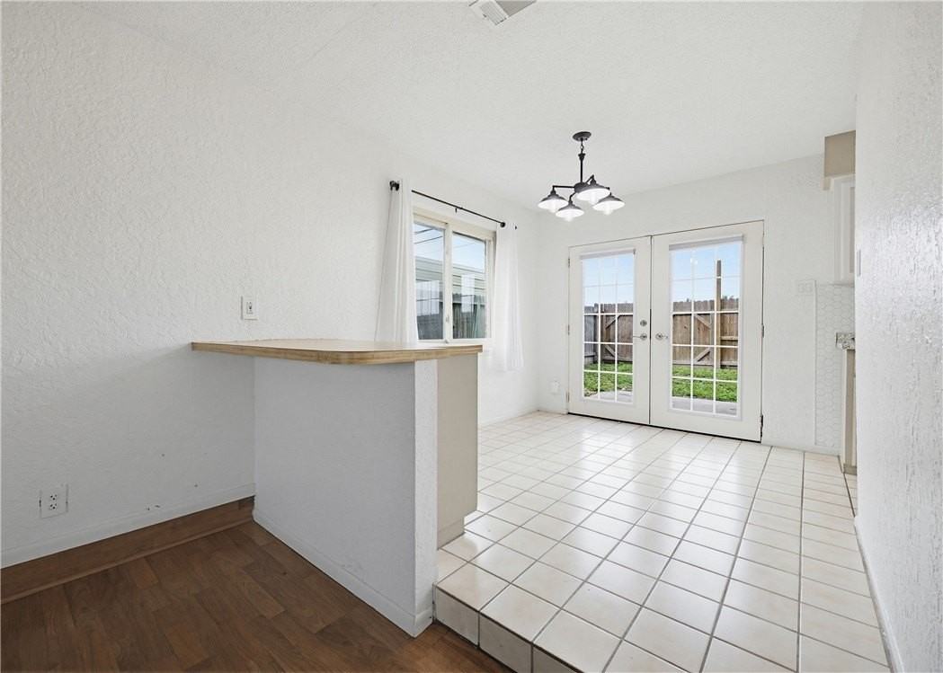 6725 Meadowbreeze Pkwy - Photo 5 of 14