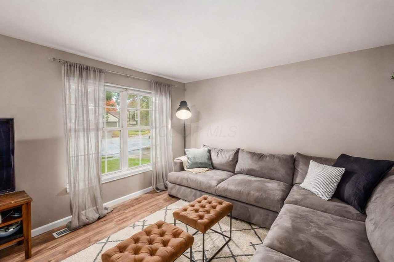 3083 Tweedsmuir Ln - Photo 6 of 33