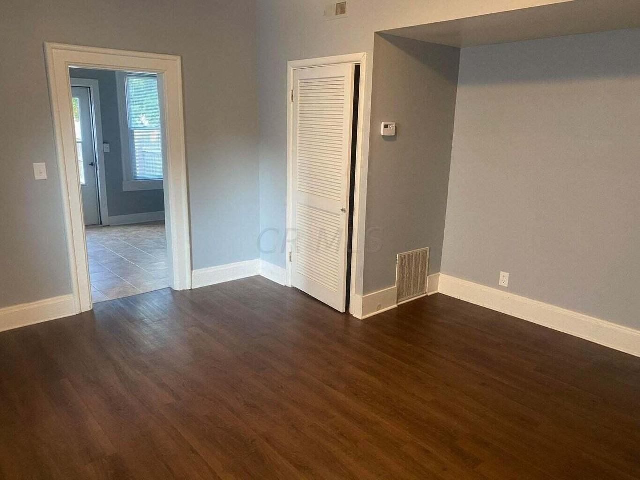 484 E Columbus St - Photo 4 of 10