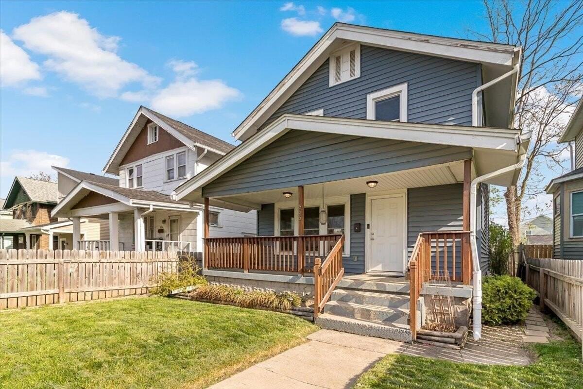 866 E Starr Ave - Photo 2 of 27