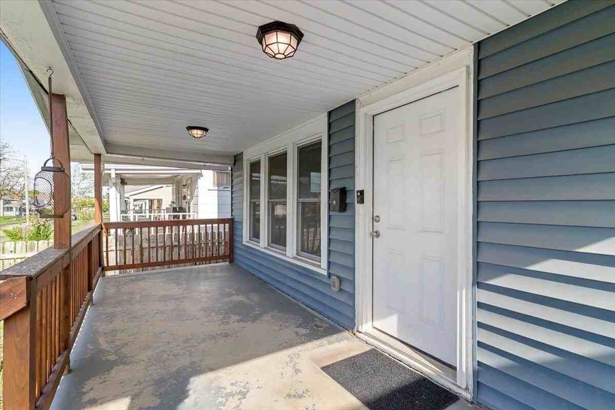 866 E Starr Ave - Photo 3 of 27