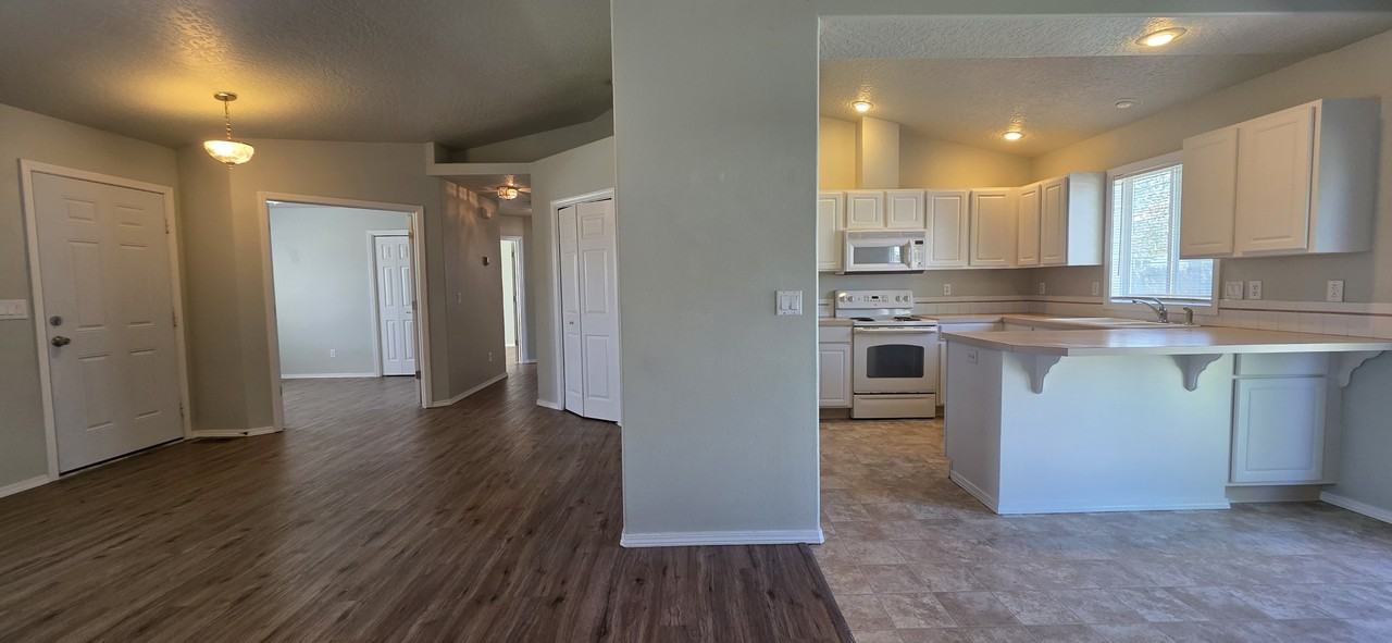 907 Aspen Grove St #1 - Photo 5 of 20
