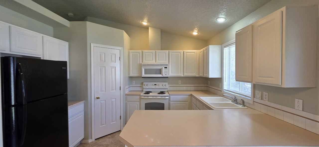 907 Aspen Grove St #1 - Photo 7 of 20