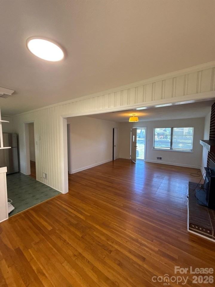 104 Stowe Rd - Photo 4 of 15