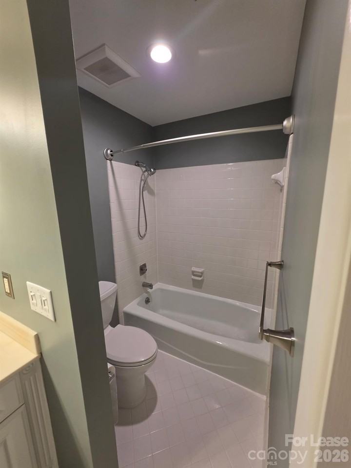 16719 Spinnaker Ln - Photo 7 of 12