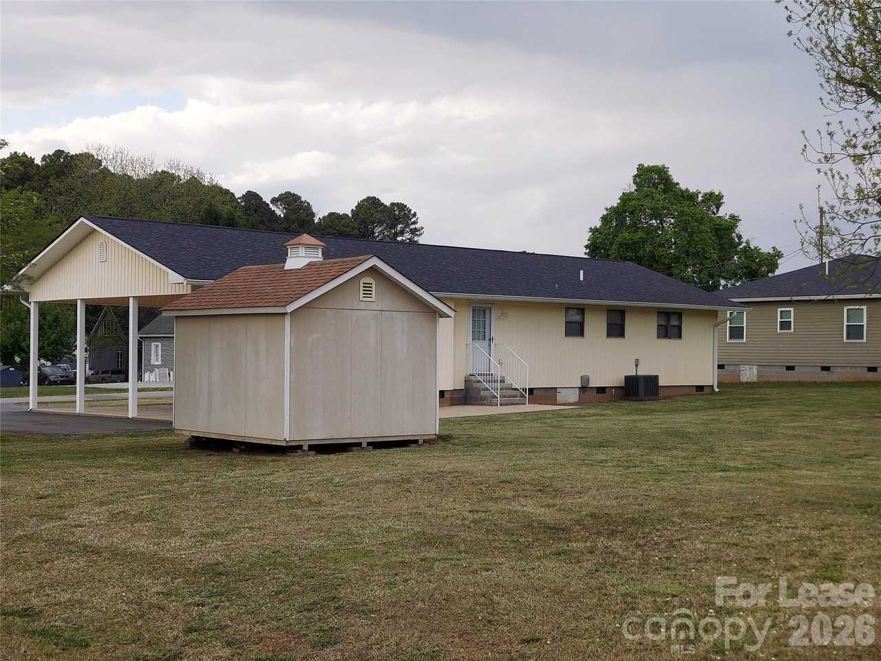 3121 Corliss Ave - Photo 2 of 16