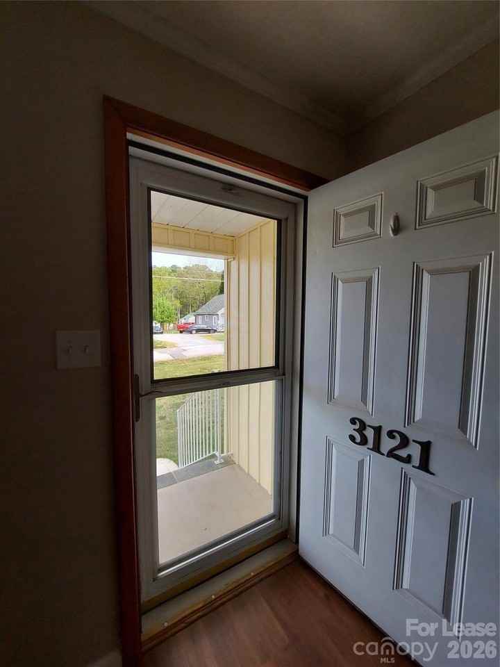 3121 Corliss Ave - Photo 5 of 16