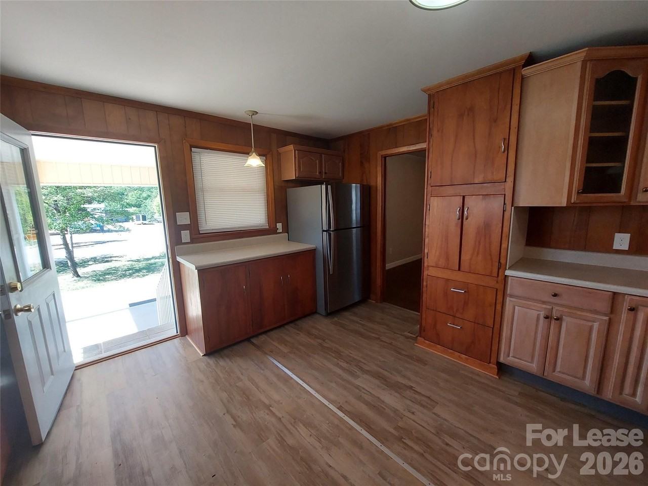 3121 Corliss Ave - Photo 7 of 16