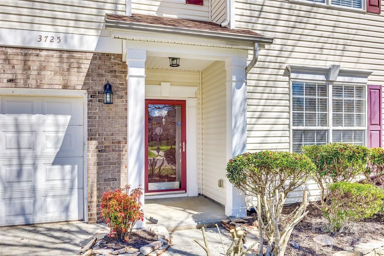 3725 Planters Watch Dr - Photo 2 of 48