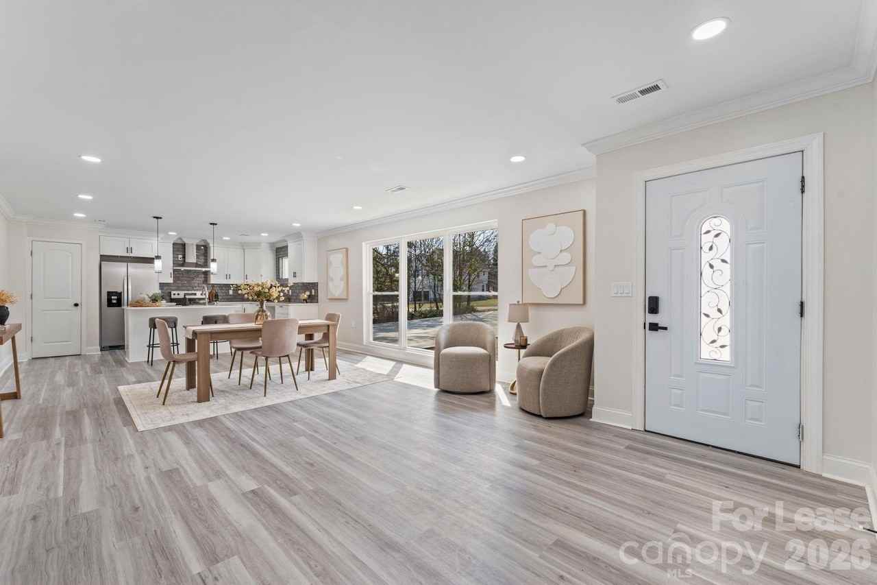 612 Westway Dr - Photo 3 of 33