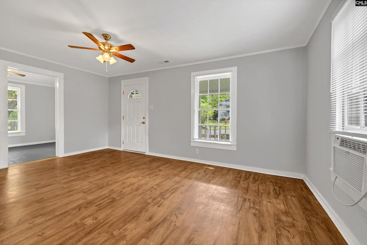 206 Augusta St - Photo 5 of 16