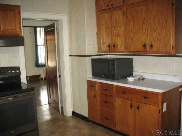 390 W Race St - Photo 4 of 13