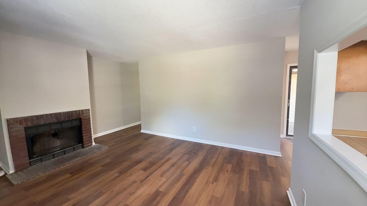 152 Dorchester Manor Blvd #B - Photo 4 of 12