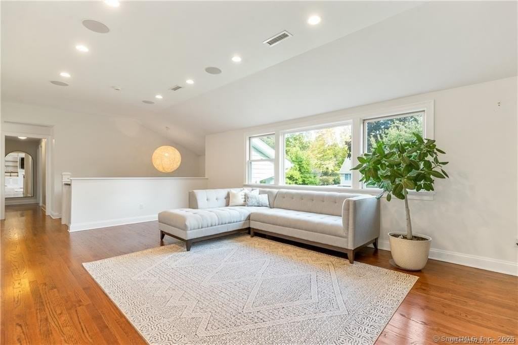 7 Nappa Dr - Photo 6 of 28