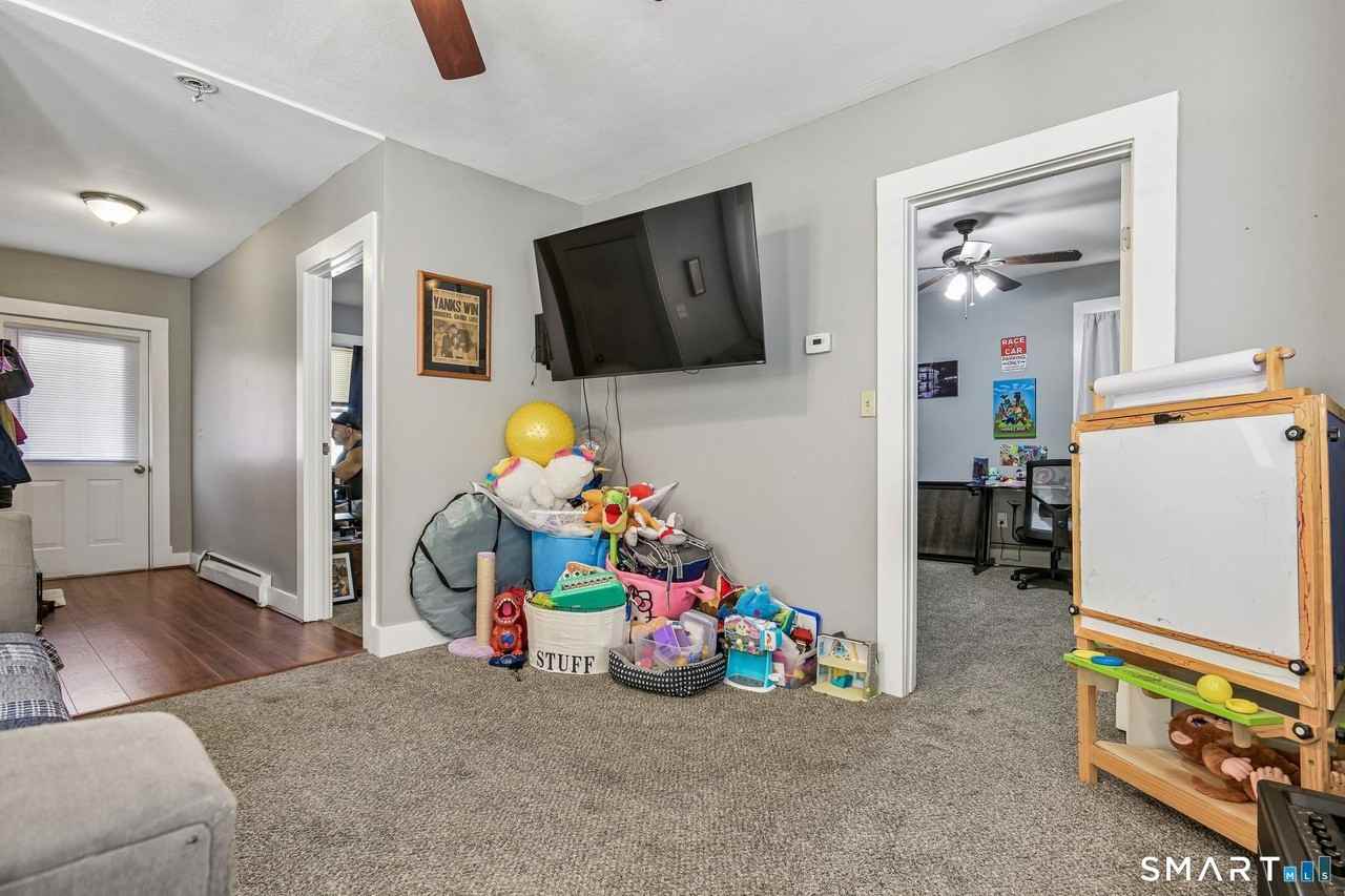 91 N Orchard St - Photo 7 of 16