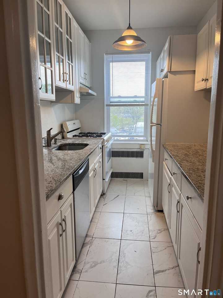 70 Strawberry Hill Ave #5-1D - Photo 5 of 15