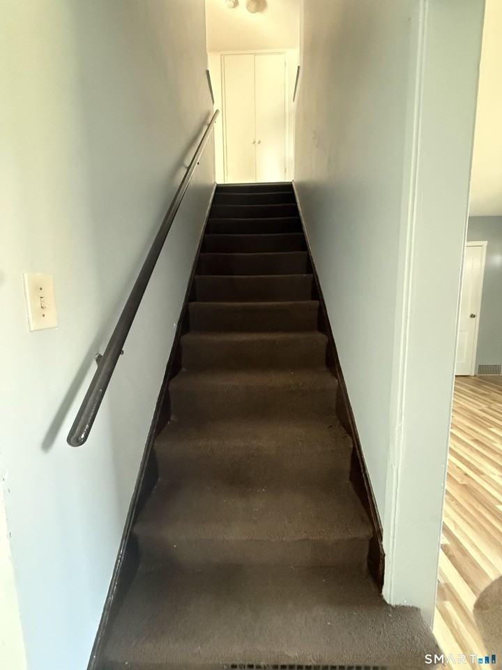 33 Cannon Rd - Photo 4 of 9