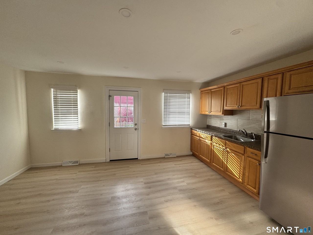 75 Saltonstall Pkwy #3C - Photo 3 of 13