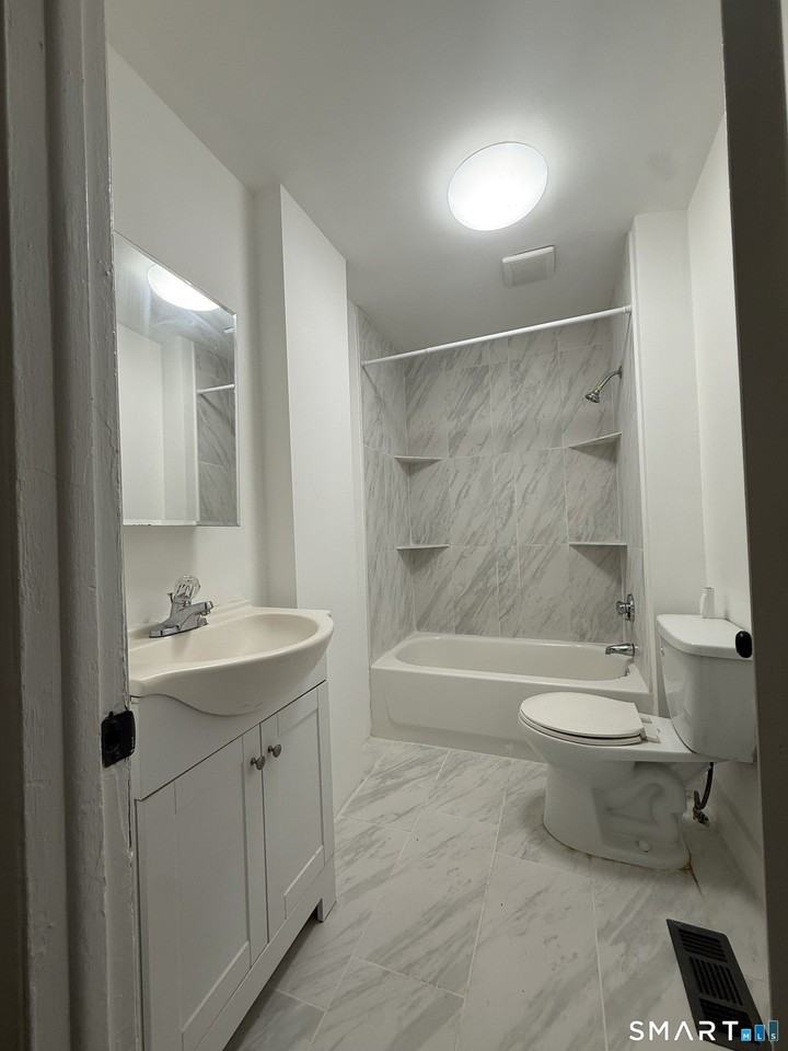 51 Gilbert St #1stFL - Photo 6 of 8