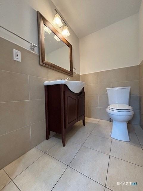 104 Comstock Hill Ave - Photo 3 of 12