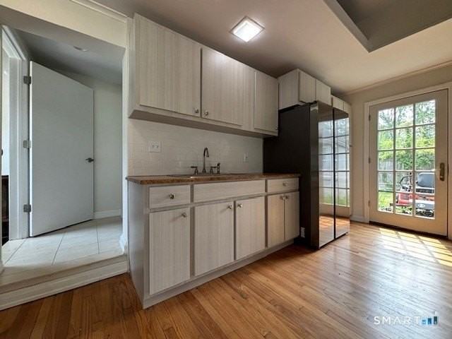 104 Comstock Hill Ave - Photo 5 of 12