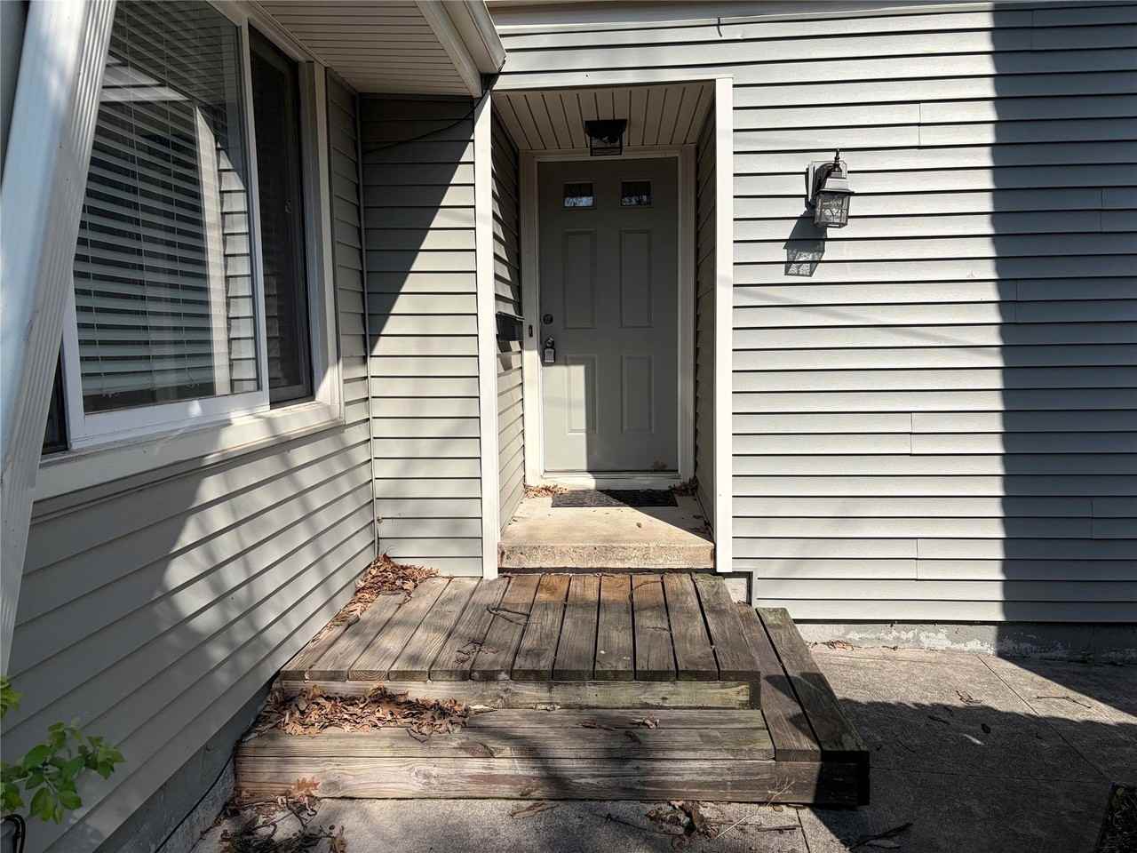 3707 Urbandale Ave - Photo 2 of 16