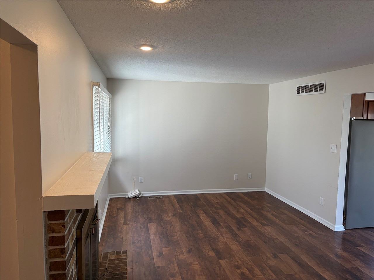 3707 Urbandale Ave - Photo 5 of 16