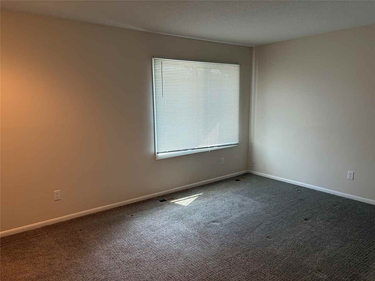 3707 Urbandale Ave - Photo 7 of 16