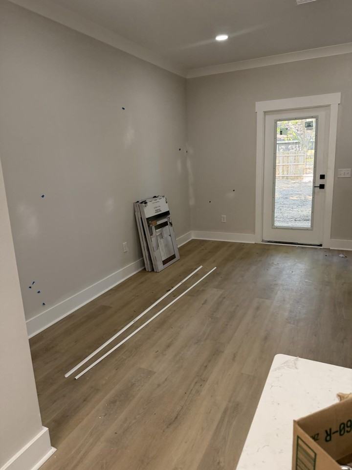 710 Dale Pl #2 - Photo 6 of 9