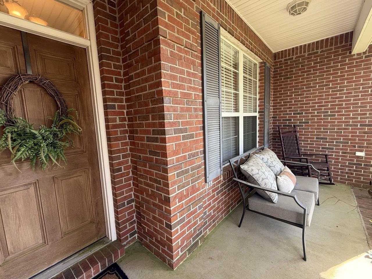 4410 Windlake Dr - Photo 3 of 33