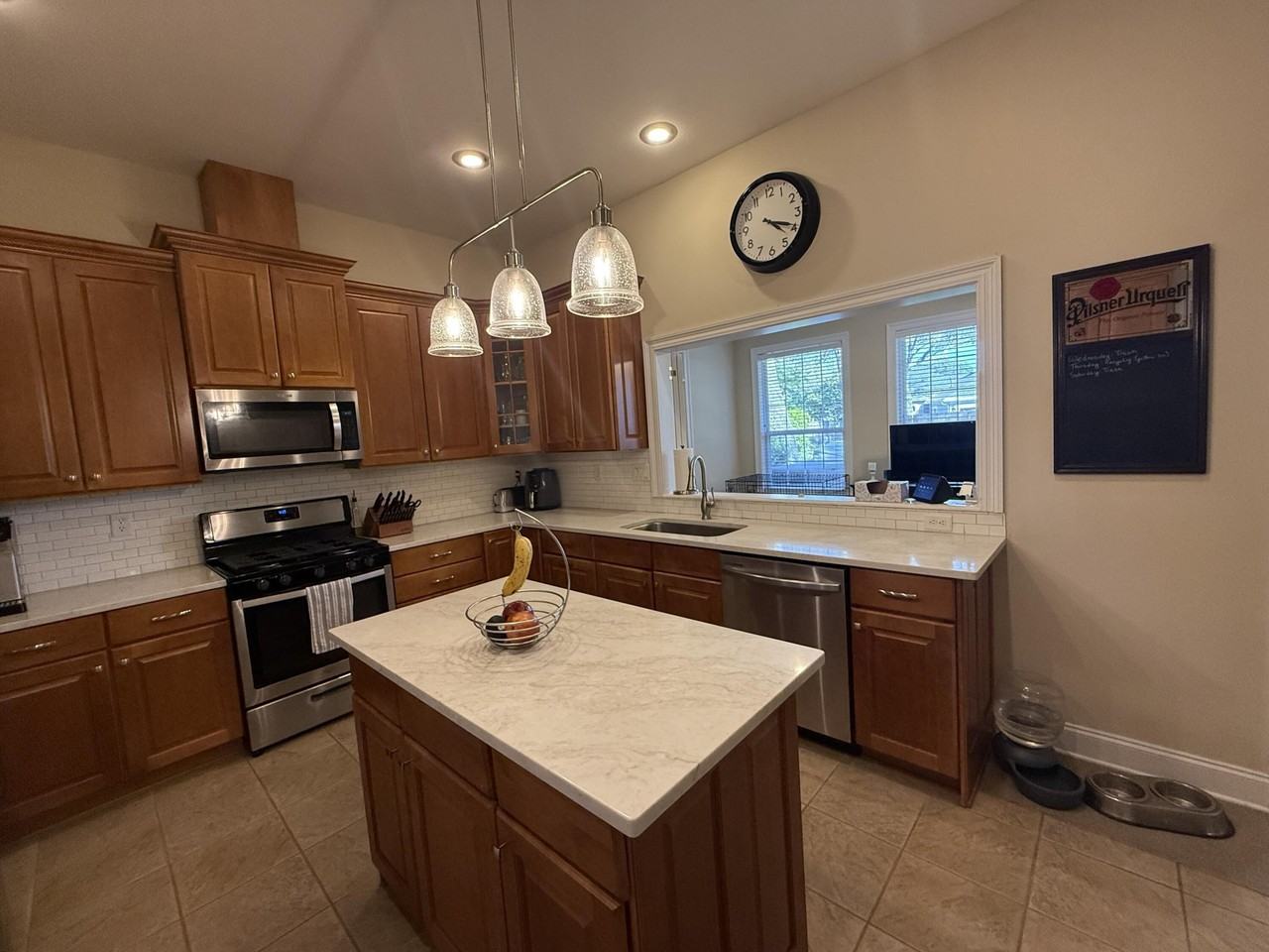 4410 Windlake Dr - Photo 7 of 33