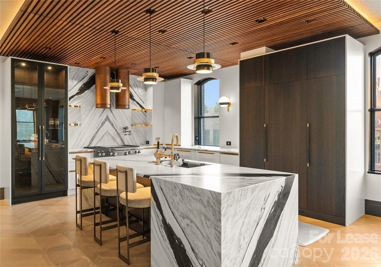 229 N Church St - Photo 5 of 32