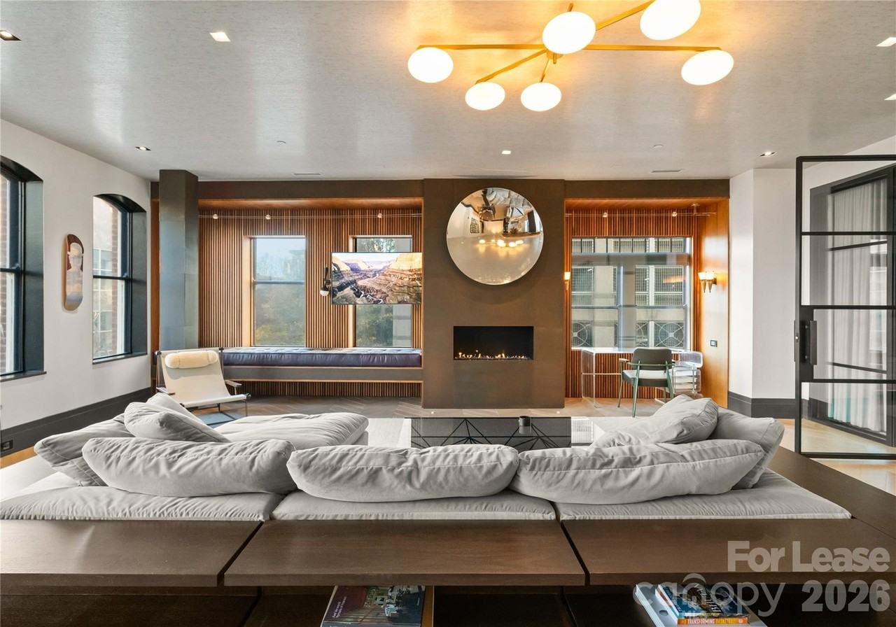 229 N Church St - Photo 6 of 32