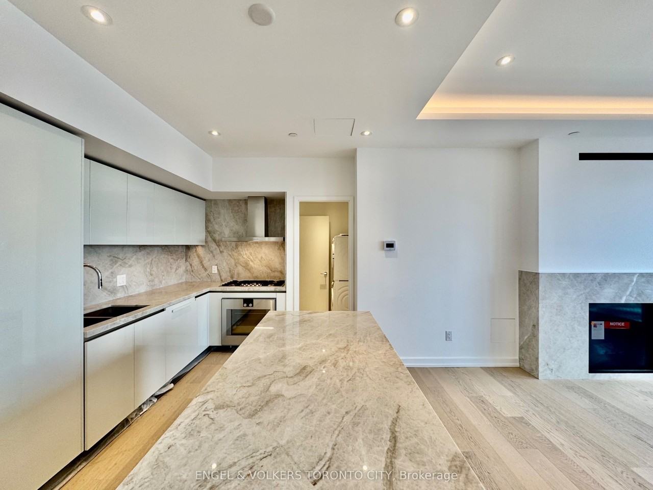 1315 Residential Building - Photo 6 of 30