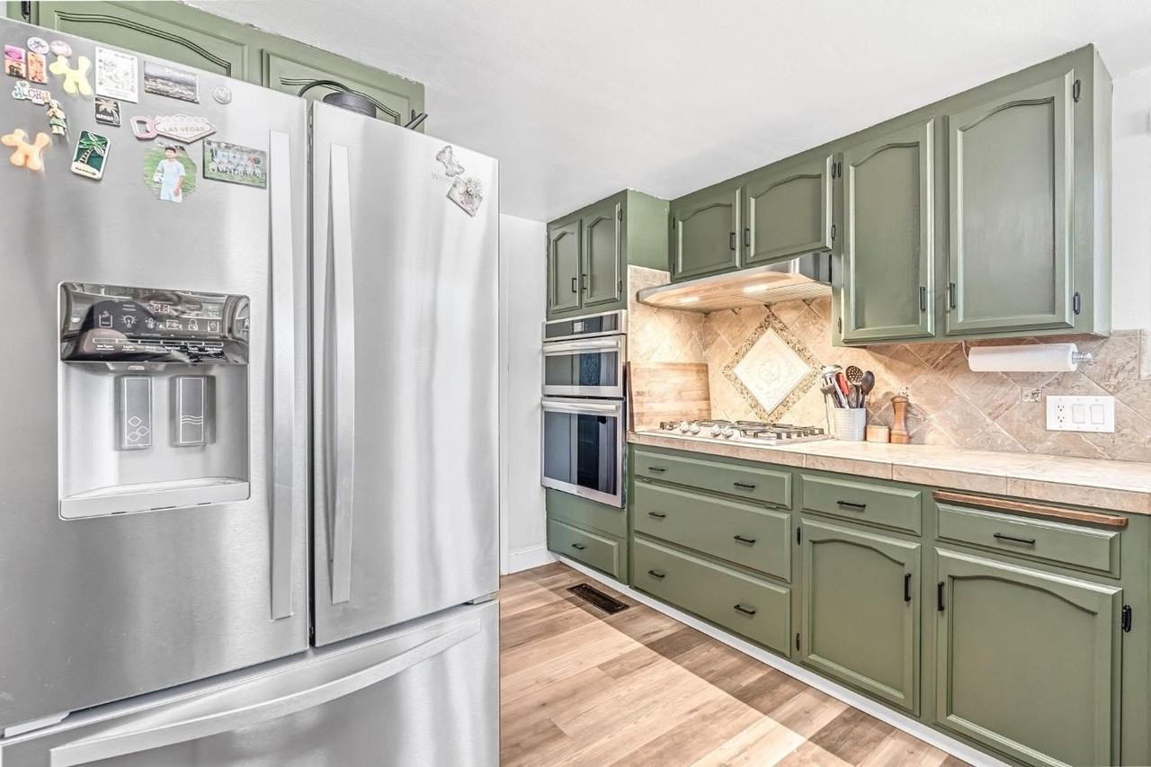 6737 N Harrison Ave - Photo 3 of 10